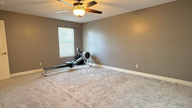 Building Photo - 2213 Silver Leaf Ct