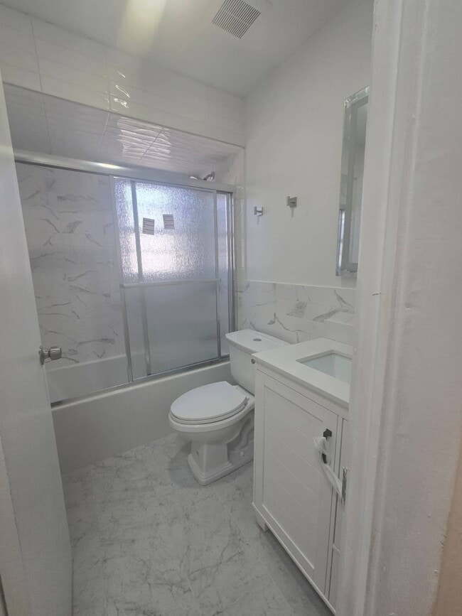 Building Photo - 1-80 Beach 118th St