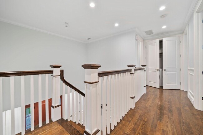 Building Photo - 11 Woodhaven Rd