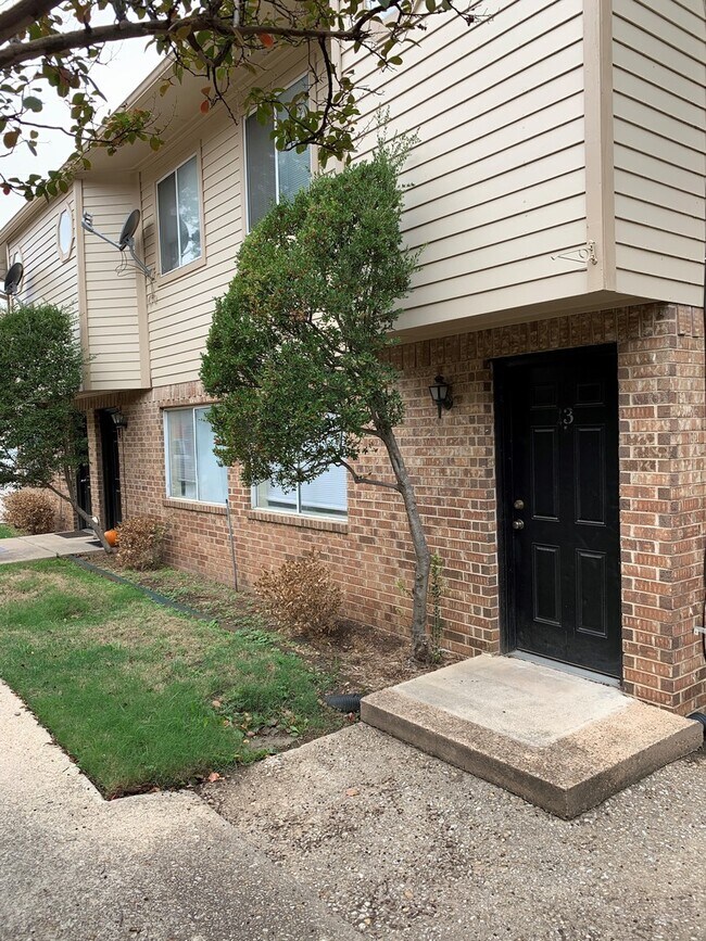 Building Photo - RWEL