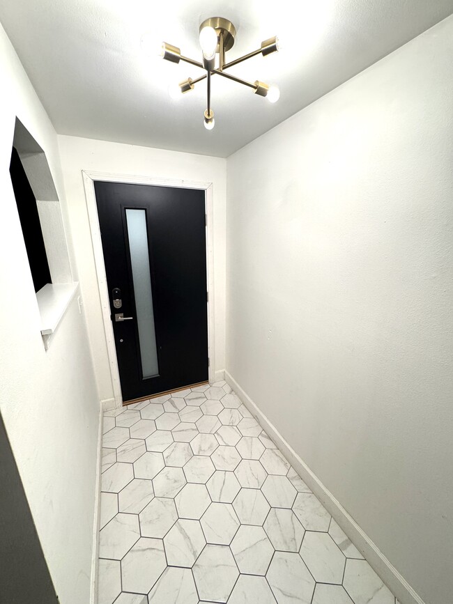 Building Photo - 6949 W Gillis Dr