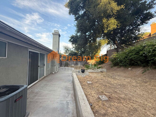Building Photo - 1585 Stoneykirk Dr
