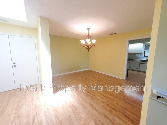 Building Photo - 11609 Parkview Ln