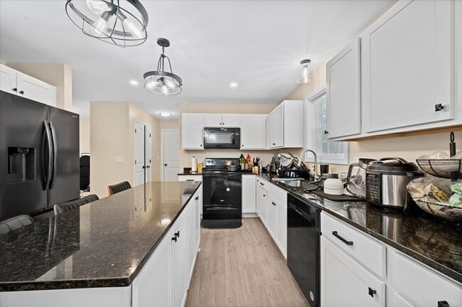 Building Photo - Ashburnham Rental