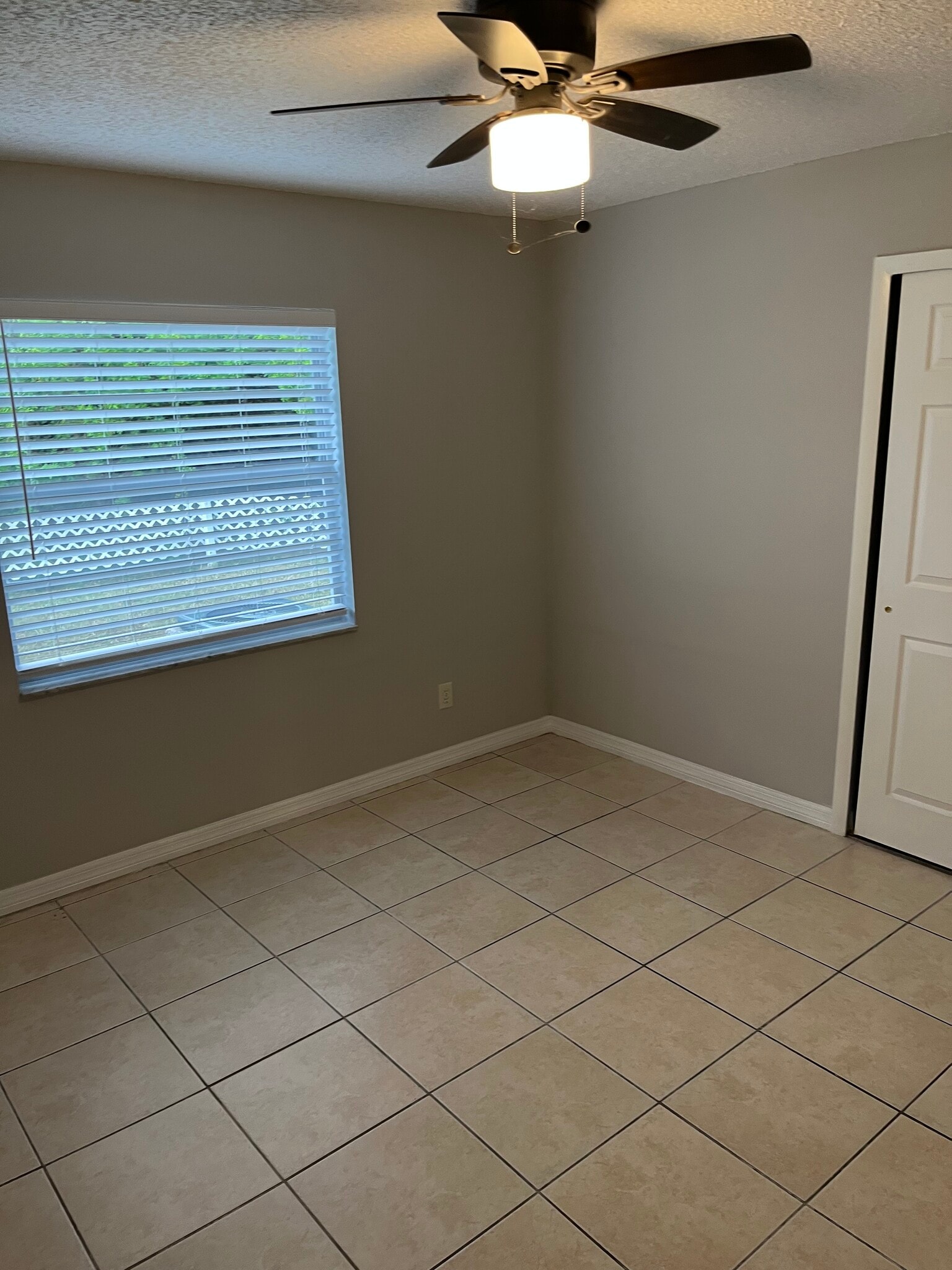 Building Photo - 625 Wildwood Way