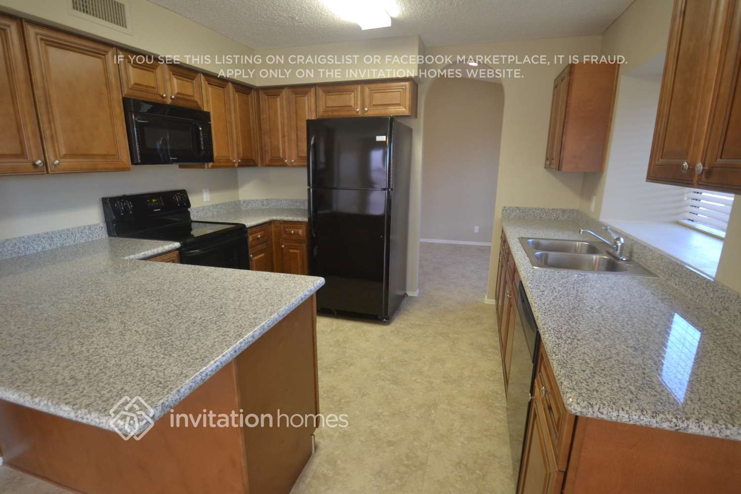 Building Photo - 13817 S 36th Way