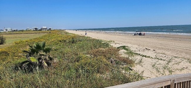 Building Photo - 3619 Barracuda