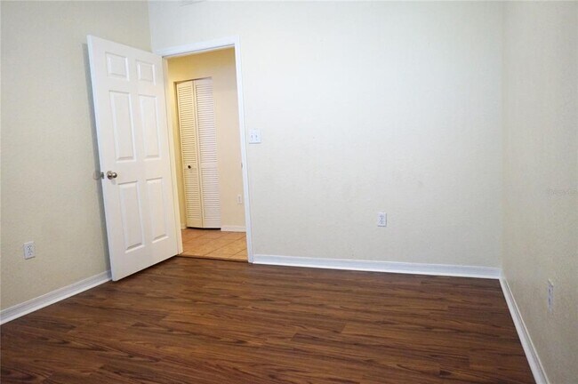 Building Photo - 9850 Lake Chase Island Way