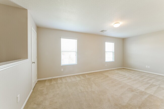 Building Photo - 9909 Hyacinth Way