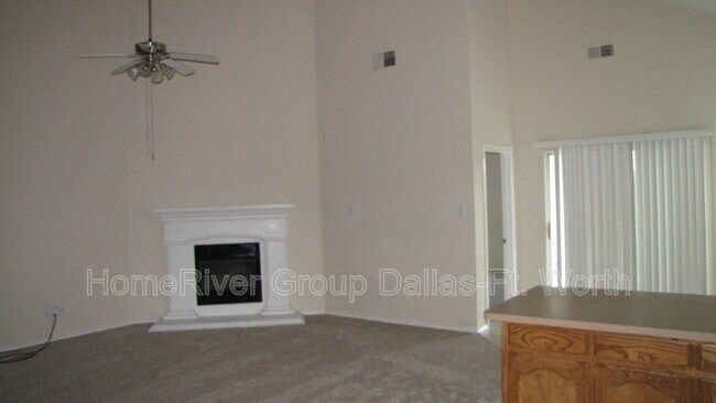 Building Photo - 6353 Ferncreek Ln