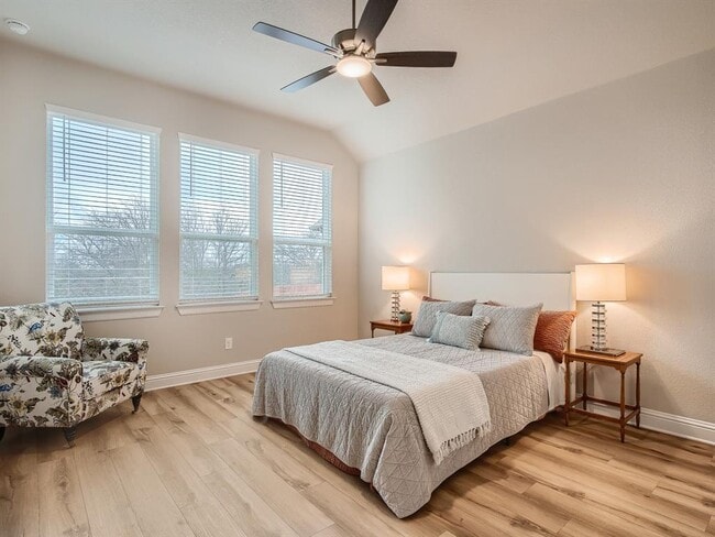 Building Photo - 1220 Highland Ridge Rd