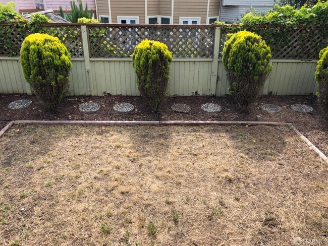 Building Photo - 1537 34th Ave