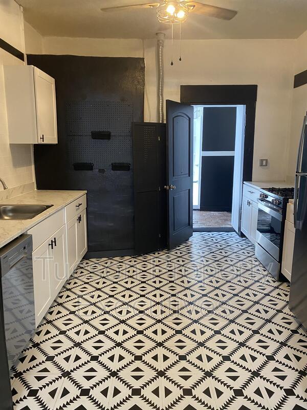 Primary Photo - 91 W Simpson St