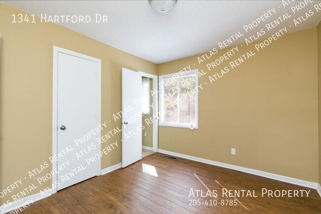 Building Photo - 1341 Hartford Dr