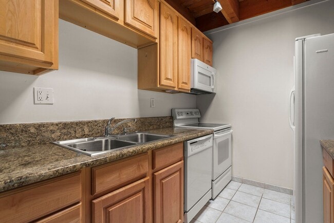 Building Photo - Incline Village: Condo - 3 Bedrooms, 2 Full Bathrooms, 1 Car Garage, Low Elevation, Centrally Loc...