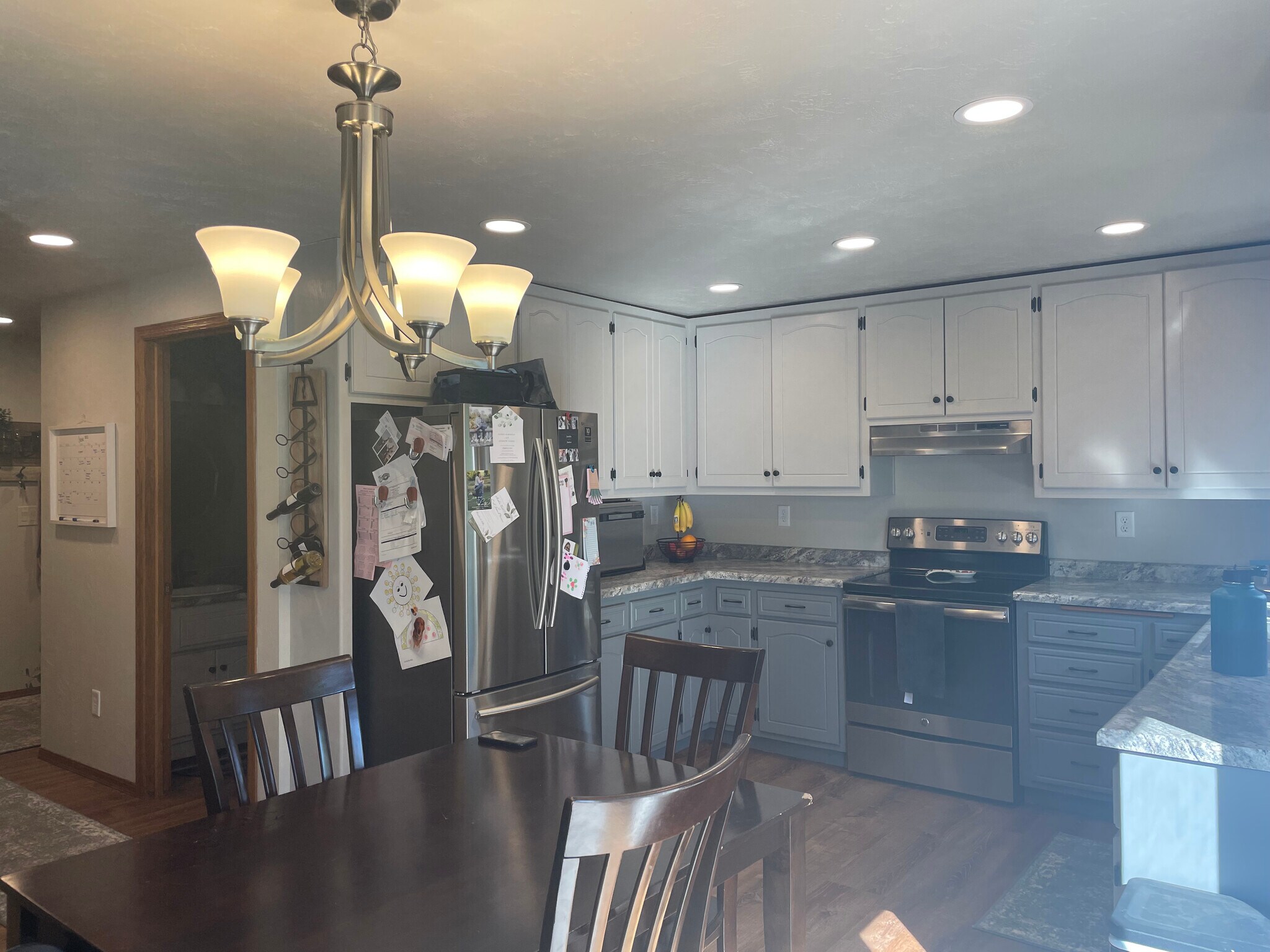 Eat in Kitchen - 3018 Manitowoc Rd