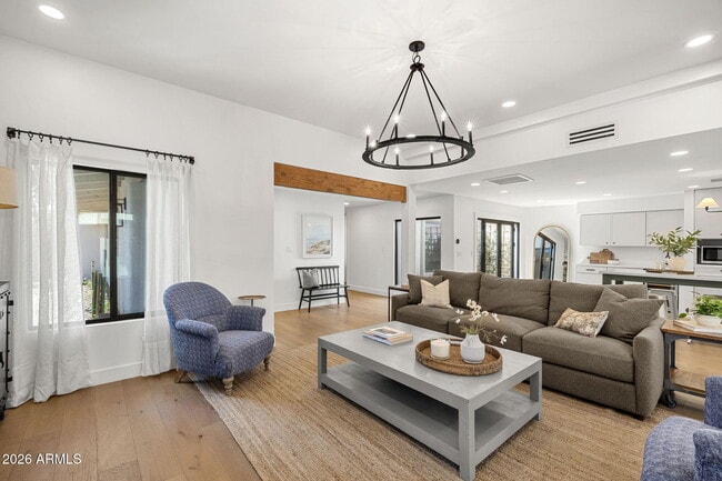 Building Photo - 7602 E Vía Del Reposo