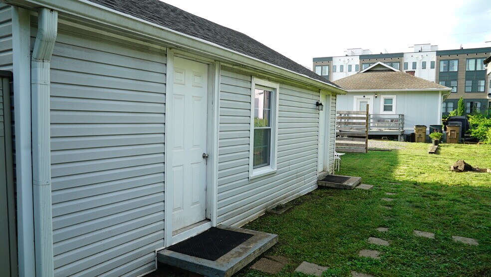 Building Photo - 114 Lucile St