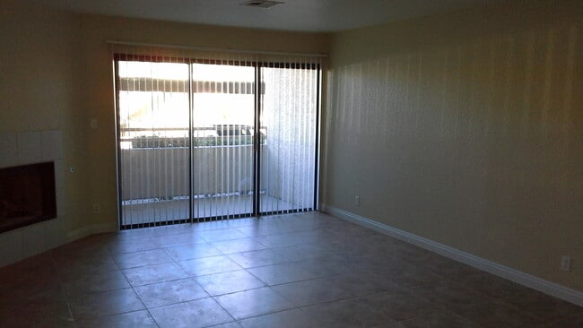 Building Photo - Vizcaya Condo in Gated Community
