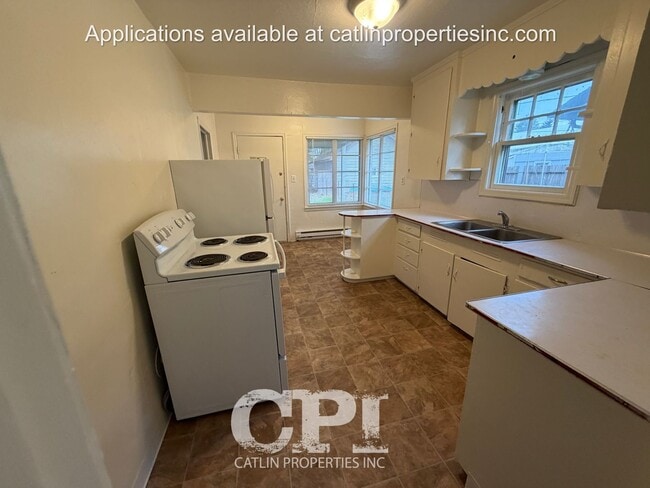 Building Photo - 332 20th Ave