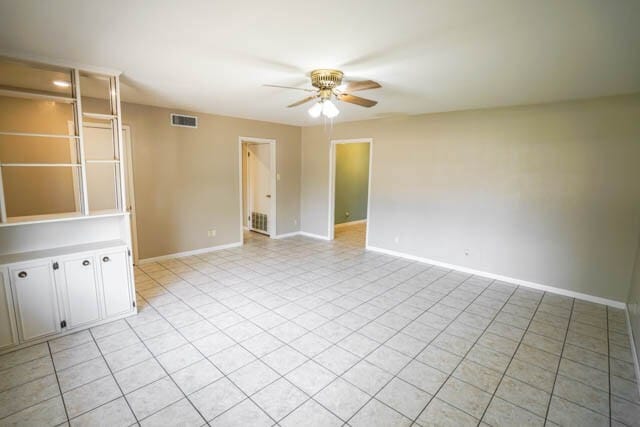 Building Photo - 204 Manor Dr