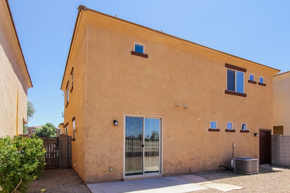 Building Photo - 10320 W Devonshire Ave