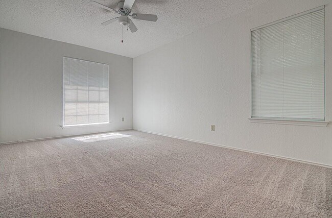 Building Photo - 8710 Piney Creek Bend