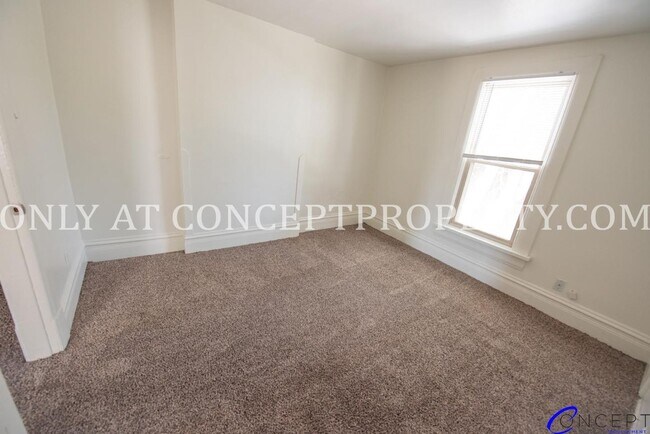 Building Photo - 5000 S Jones Ct