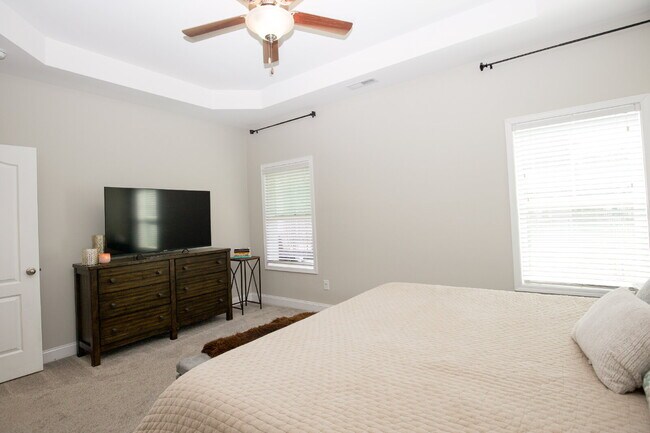 Building Photo - "Spacious 4-Bedroom Home with 2.5 Baths in...
