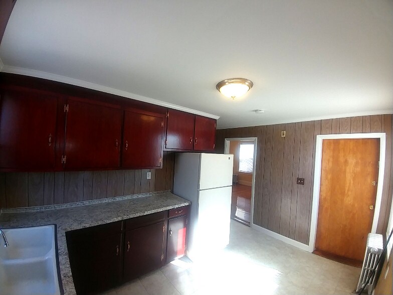 Building Photo - 97 Barrows St