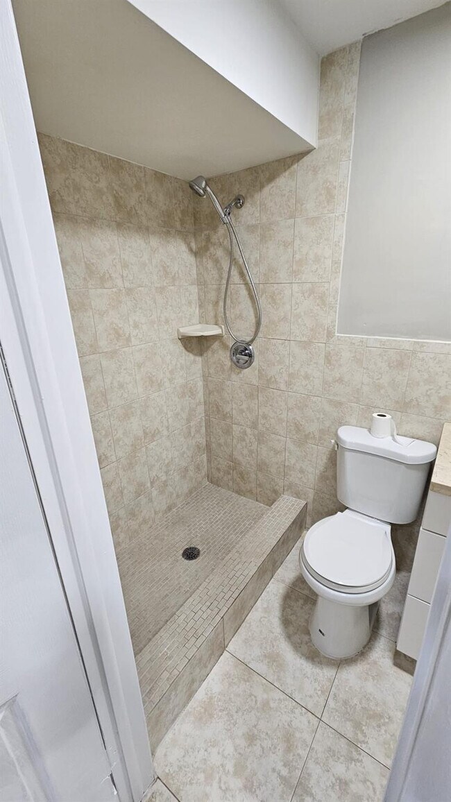 Building Photo - 5881 NW 16th Pl