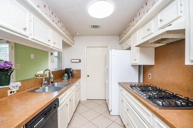 Building Photo - 4902 Rainwater Dr