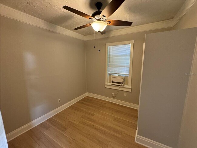 Building Photo - 7306 Earlwood Ave