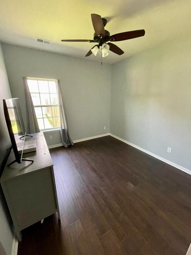 Building Photo - 117 Patriot Ct
