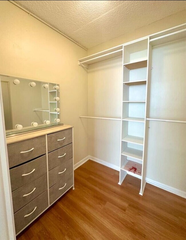 Building Photo - 137 Golden Isles Dr