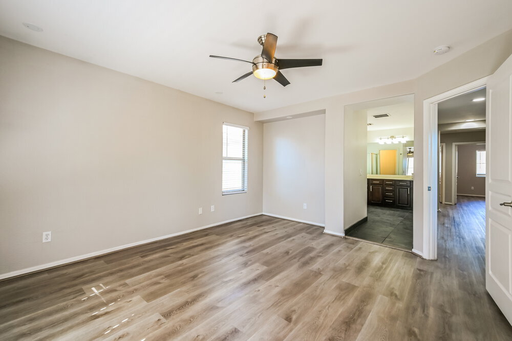 Building Photo - 7032 S 7th Ln