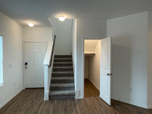 Building Photo - 10413 Premier Park St