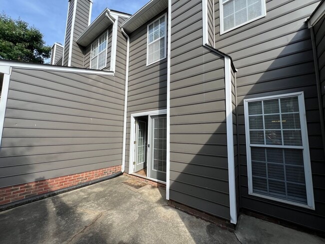 Building Photo - 4325 Pine Springs Ct