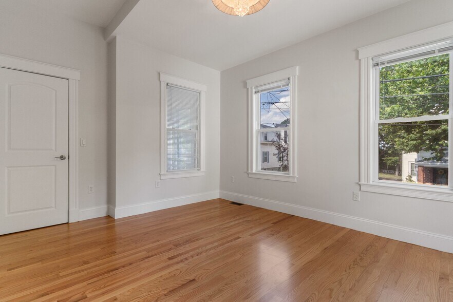 Building Photo - 102 Jaques St