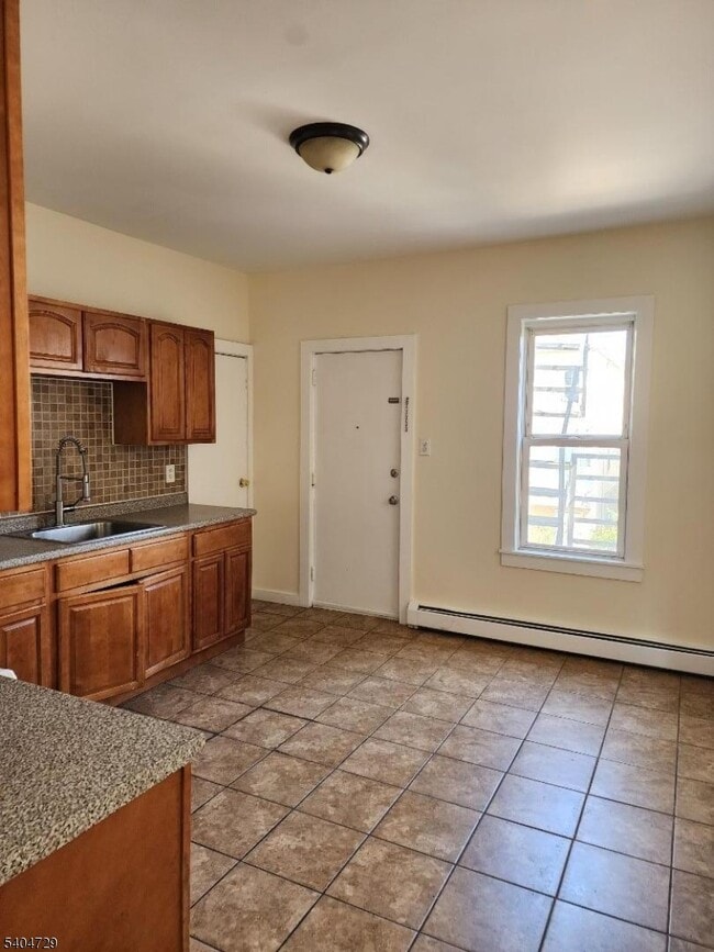 Building Photo - 239 Magnolia Ave