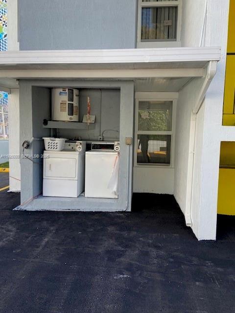 Building Photo - 828 SW 20th Ave