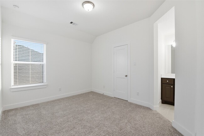 Building Photo - 7734 Clover Gully Ln