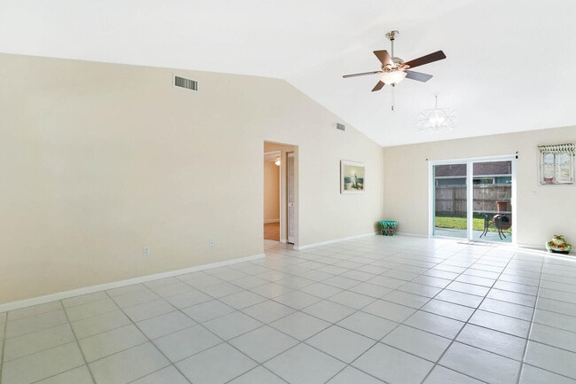 Building Photo - 3736 Coelebs Ave