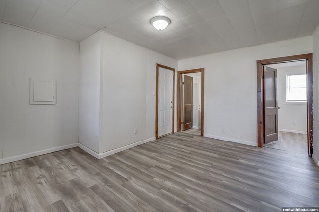 Building Photo - 322 Amsterdam Ct