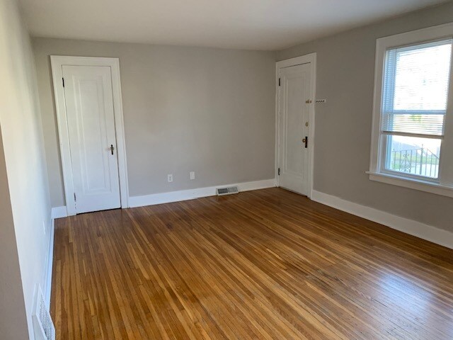 Building Photo - 145 Hamilton Dr