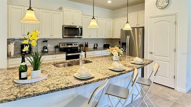 Building Photo - 2414 Dubai St