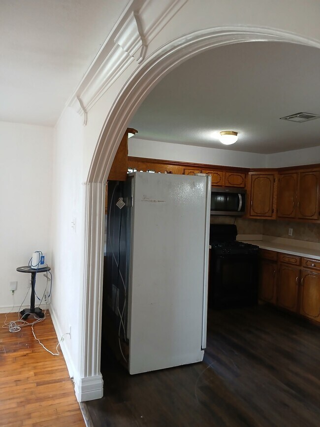 Building Photo - 1802 N Avenue Q