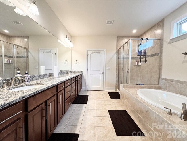 Building Photo - 10112 Pinecroft Creek Ln