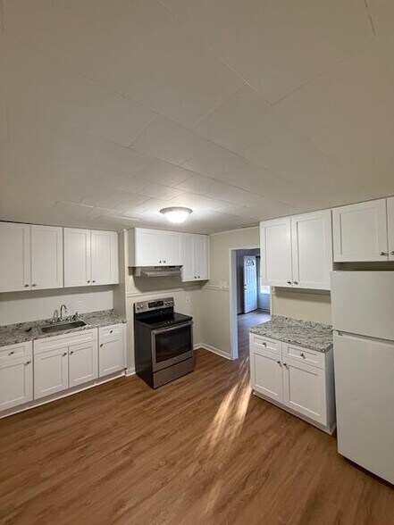 Building Photo - 1020 Willard St