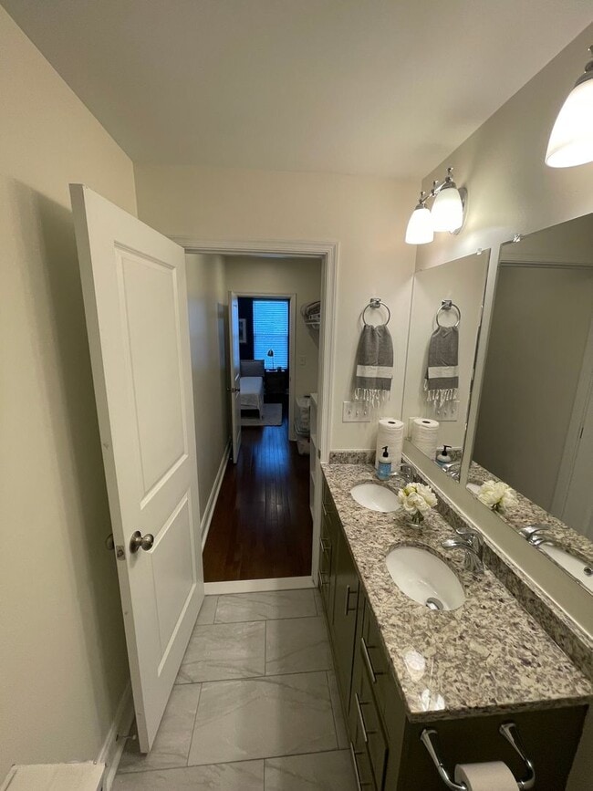 Building Photo - Recently Renovated 3 Bed / 3.5 Bath Luxury Home Near Patterson Park with Parking!
